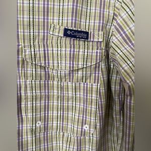 Columbia Women’s Button Down Plaid Shirt Size Medium
